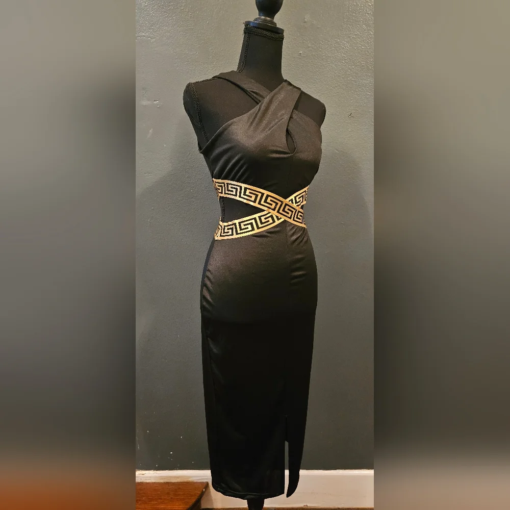 Black, detail dress - Picture 1 of 8